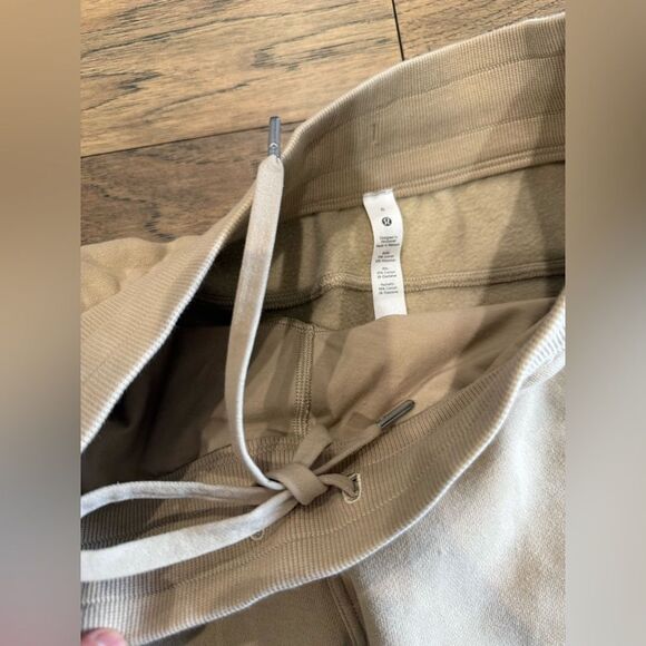 Lululemon High Rise Scuba Joggers 
Trench - Picture 6 of 12